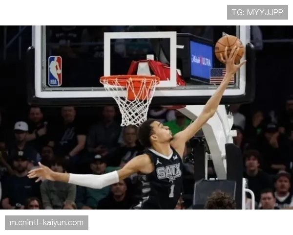 文班亚马攻防两端倾尽全力 赛后难掩失望情绪 文班亚马攻防两端倾尽全力 赛后难掩失望情绪